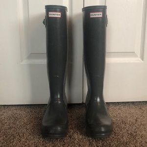 Hunter Original Gloss Tall rain boots.